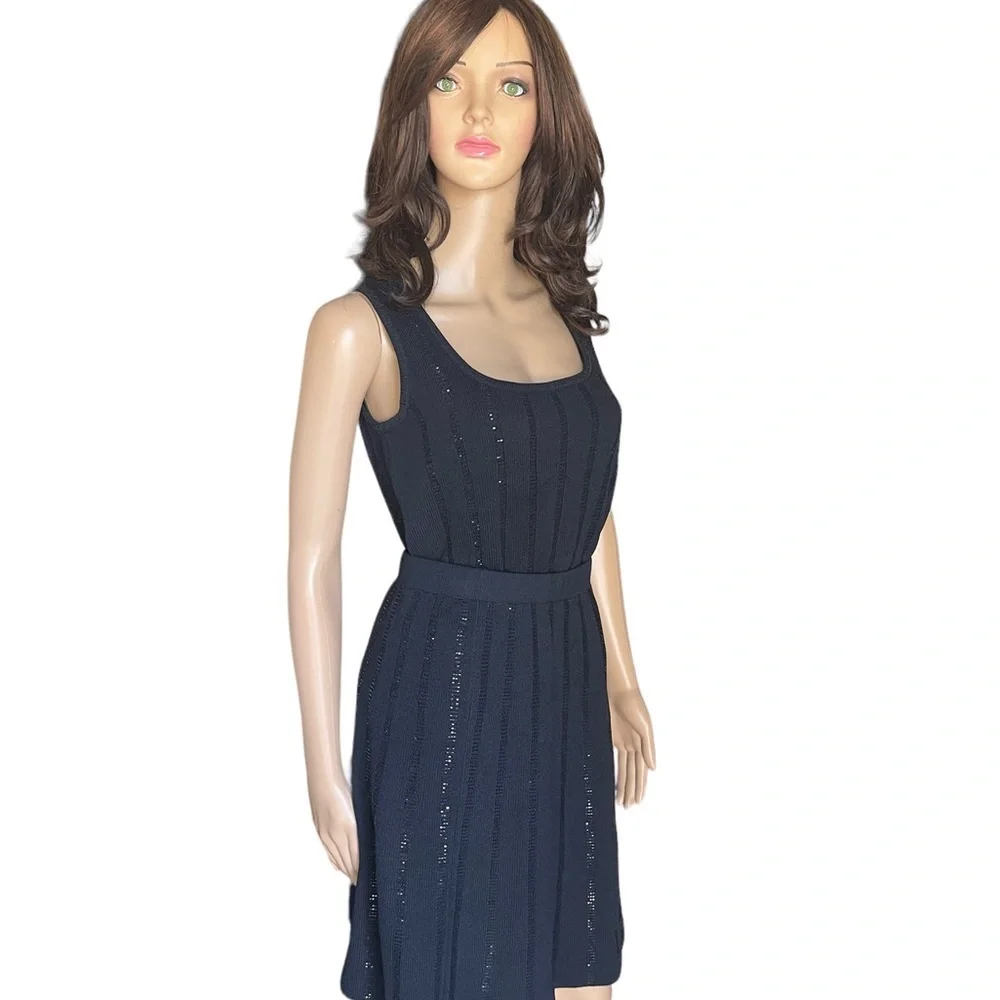 St. John evening embellished skirt and sleeveless top size 4/P‎